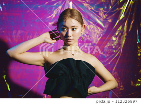 アイドル・ダンサーの女性イメージ 112326897