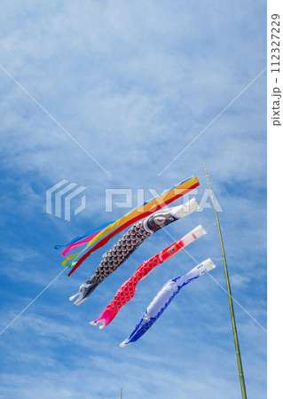 青空に舞い上がるこいのぼり イメ青空に舞い上がるこいのぼり イメージージ 青空に舞い上がるこいのぼり イメ青空に舞い上がるこいのぼり イメージージ 112327229