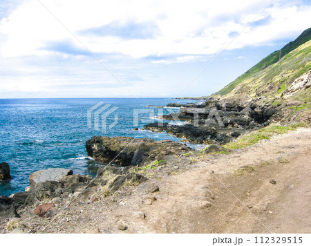 カエナポイント州立公園のトレイル（西側）の海の眺め ハワイ　オアフ島 112329515