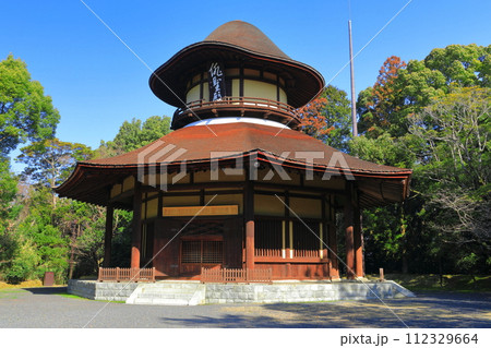 【三重県】晴天の俳聖殿（伊賀上野城） 112329664