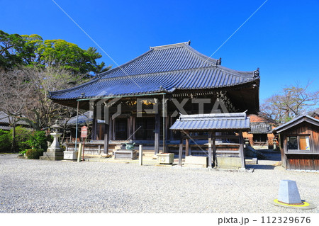 【三重県】晴天の関地蔵院（東海道　関宿） 112329676