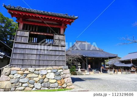 【三重県】晴天の関地蔵院(東海道 関宿) 【三重県】晴天の関地蔵院(東海道 関宿) 112329686