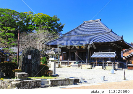 【三重県】晴天の関地蔵院（東海道　関宿） 112329690