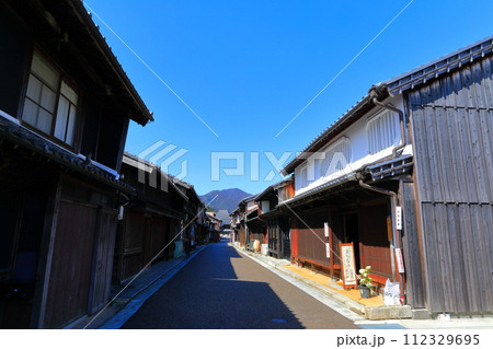 【三重県】晴天の関町関宿伝統的建造物群 112329695