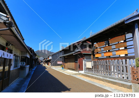 【三重県】晴天の関町関宿伝統的建造物群 112329703