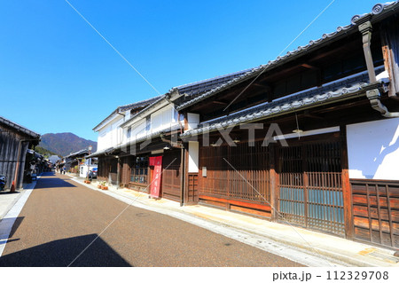 【三重県】晴天の関町関宿伝統的建造物群 【三重県】晴天の関町関宿伝統的建造物群 112329708