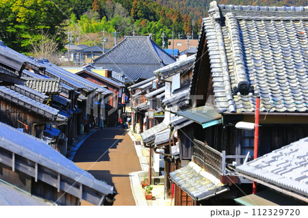 【三重県】晴天の関町関宿伝統的建造物群 【三重県】晴天の関町関宿伝統的建造物群 112329720