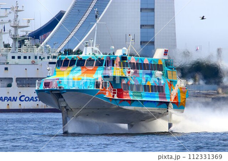 海面を爽快に疾走…東京港内を翼走するジェットホイル 112331369