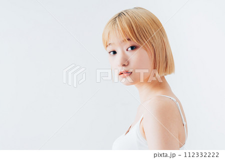 若い女性のビューティ 若い女性のビューティ 112332222