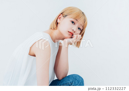 若い女性のビューティ 若い女性のビューティ 112332227