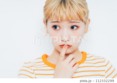 若い女性のビューティ 若い女性のビューティ 112332299