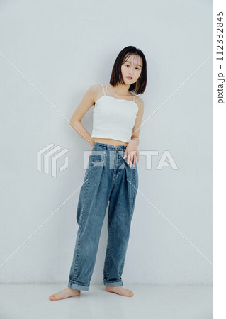 ビューティでヘルシーな女性のイメージ 112332845