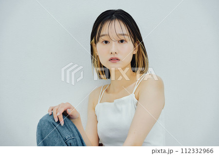 ビューティでヘルシーな女性のイメージ 112332966