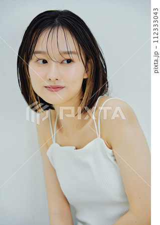 ビューティでヘルシーな女性のイメージ ビューティでヘルシーな女性のイメージ 112333043