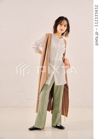 クラシカルな女性のイメージ 112335632