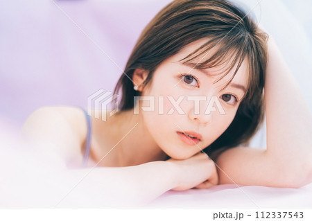 若い女性のビューティーイメージ 112337543