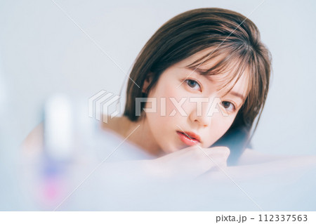 若い女性のビューティーイメージ 若い女性のビューティーイメージ 112337563