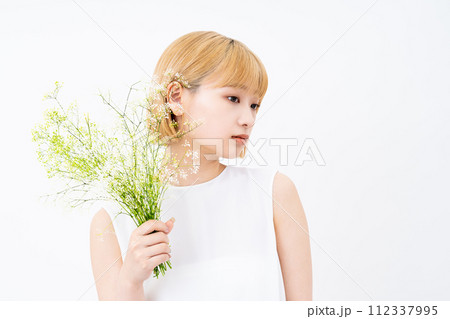 若い女性のビューティ 若い女性のビューティ 112337995