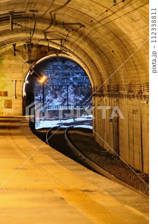 トンネルに駅!?上越線の秘境駅… 上越線・湯檜曽駅 112338811