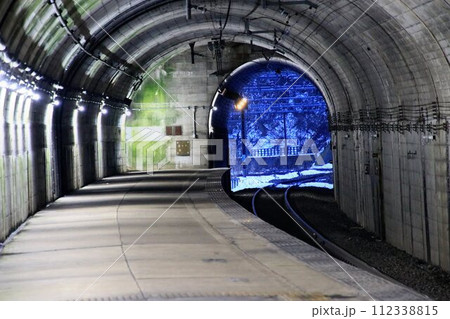 トンネルに駅!?上越線の秘境駅… 上越線・湯檜曽駅 112338815