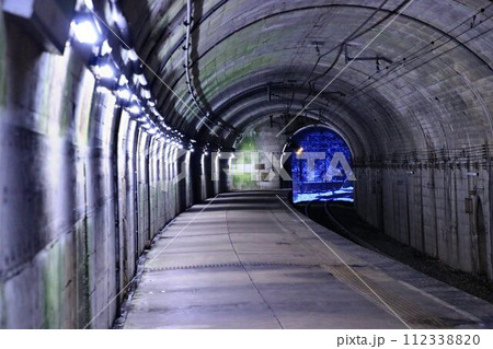 トンネルに駅!?上越線の秘境駅… 上越線・湯檜曽駅 トンネルに駅!?上越線の秘境駅… 上越線・湯檜曽駅 112338820