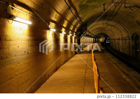 トンネルに駅!?上越線の秘境駅… 上越線・湯檜曽駅 トンネルに駅!?上越線の秘境駅… 上越線・湯檜曽駅 112338822