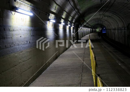 トンネルに駅!?上越線の秘境駅… 上越線・湯檜曽駅 トンネルに駅!?上越線の秘境駅… 上越線・湯檜曽駅 112338823