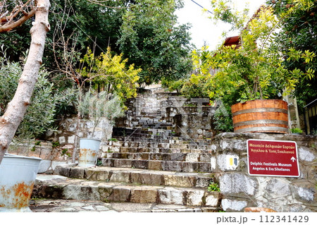 ギリシャ・デルフィの街並みと住宅街・日常生活 ギリシャ・デルフィの街並みと住宅街・日常生活 112341429
