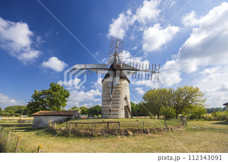 Vensac windmill, Gironde department, Nouvelle-Aquitaine, France Vensac windmill, Gironde department, Nouvelle-Aquitaine, France 112343091