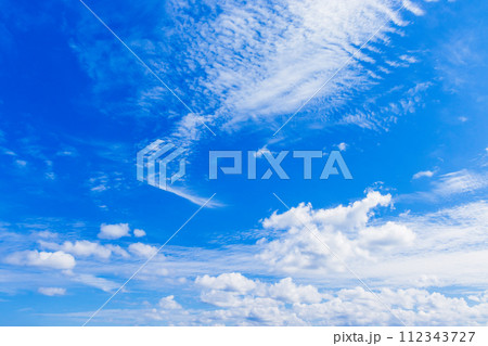 青空と白い雲 青空と白い雲 112343727