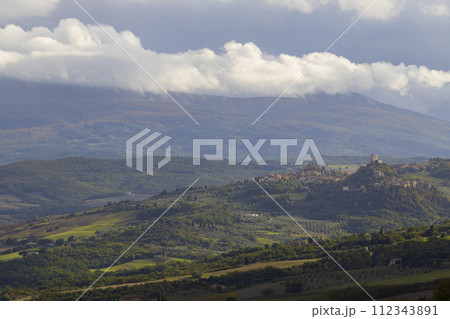 Picturesque autumn landscape, Tuscany, Italy, Europe 112343891
