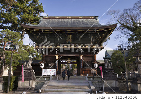 天神さん(北野天満宮)参道 楼門 横構図2 天神さん(北野天満宮)参道 楼門 横構図2 112346368