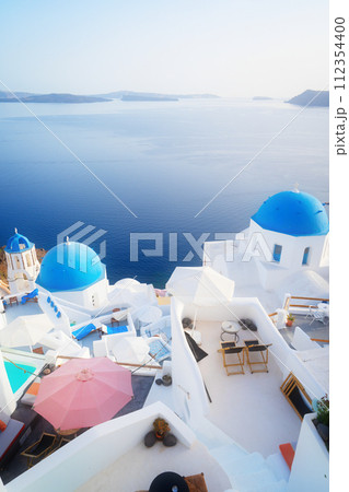Oia, traditional greek village 112354400