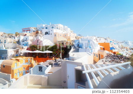 Oia, traditional greek village 112354403
