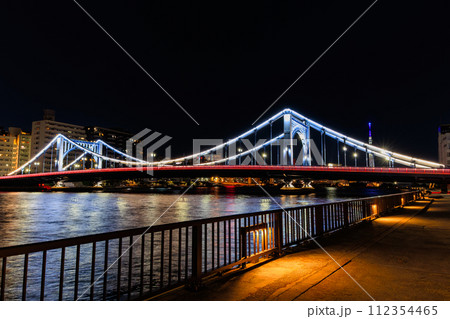 東京 江東区 清澄 隅田川に架かる清洲橋の夜景 東京 江東区 清澄 隅田川に架かる清洲橋の夜景 112354465