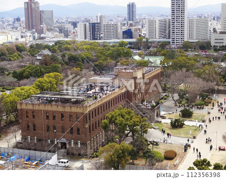 大阪城天守閣の展望台から　ミライザ大阪城 112356398