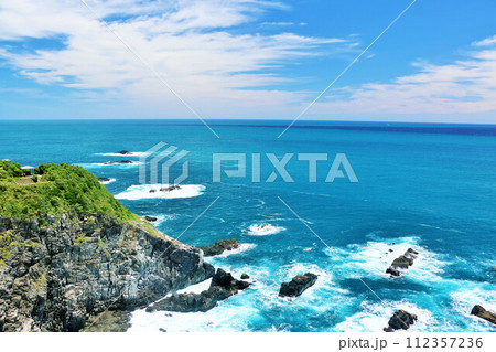 高知県　青空と海の足摺岬 112357236