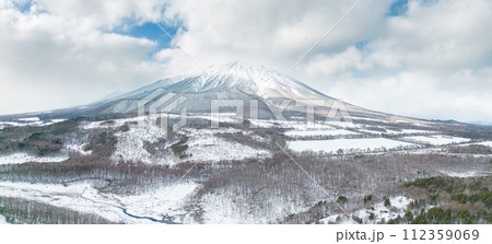 「岩手県」厳冬の岩手山　雪景色 112359069