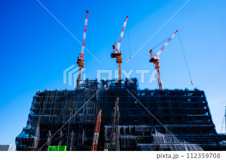 大規模建設現場 再開発が進む高輪周辺 2024.02　b-2 高彩度コントラスト 112359708