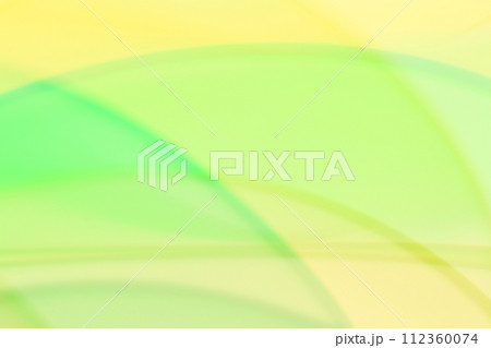 黄緑・オレンジ色の面と線の交差 半透明感の背景 黄緑・オレンジ色の面と線の交差 半透明感の背景 112360074
