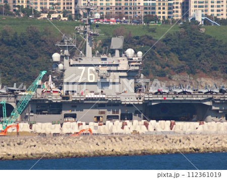 warship in the Busan port 112361019