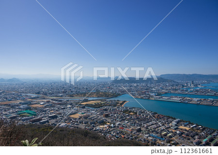 屋島展望台から眺める高松の町 112361661