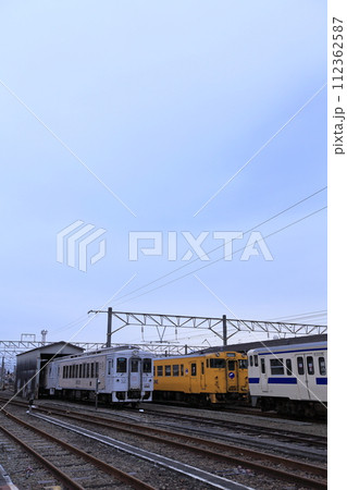 ローカル線・車両基地と気動車キハ125-401 ローカル線・車両基地と気動車キハ125-401 112362587