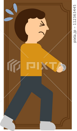 扉が開かず困っている人のイメージ素材 扉が開かず困っている人のイメージ素材 112363445