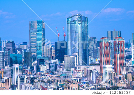 日本の東京都市景観　六本木ヒルズや東京ミッドタウンなどを望む 112363557