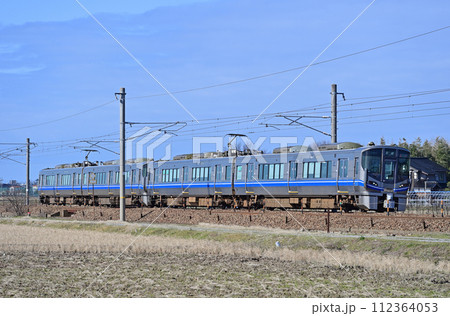 北陸本線　美川ー加賀笠間　JR西日本　521系　J08編成（金沢） 112364053