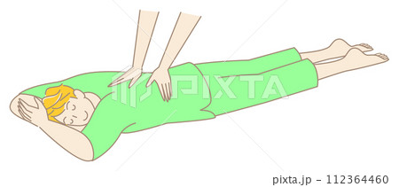 うつ伏せに寝てマッサージを受けているマッサージ着姿の可愛い男性 シンプル イラスト ベクター うつ伏せに寝てマッサージを受けているマッサージ着姿の可愛い男性 シンプル イラスト ベクター 112364460