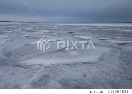 厳寒期の野付湾 厳寒期の野付湾 112364851