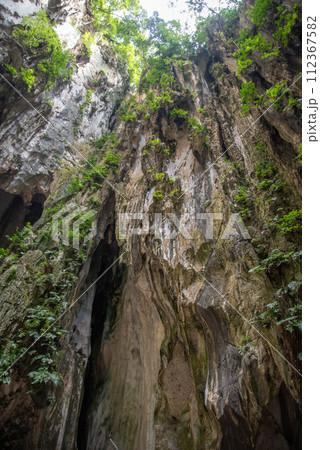 クアラルンプール近郊にあるバトゥ洞窟の美しい風景 112367582