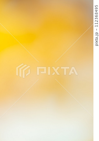 背景素材　グラデーション　黄色　イエロー 112368495